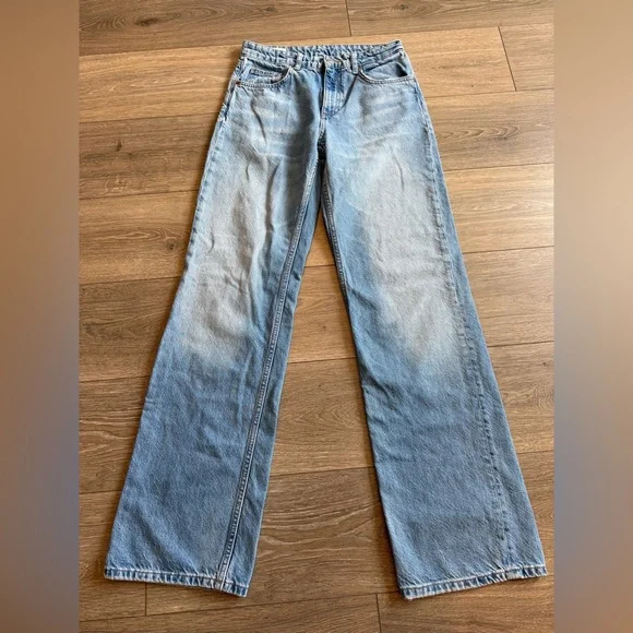 Zara Mid-Rise Straight Jeans - Picture 3 of 9